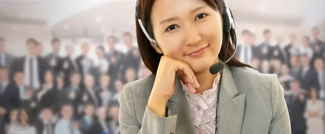 smiling-female-multilingual-call-center-agent