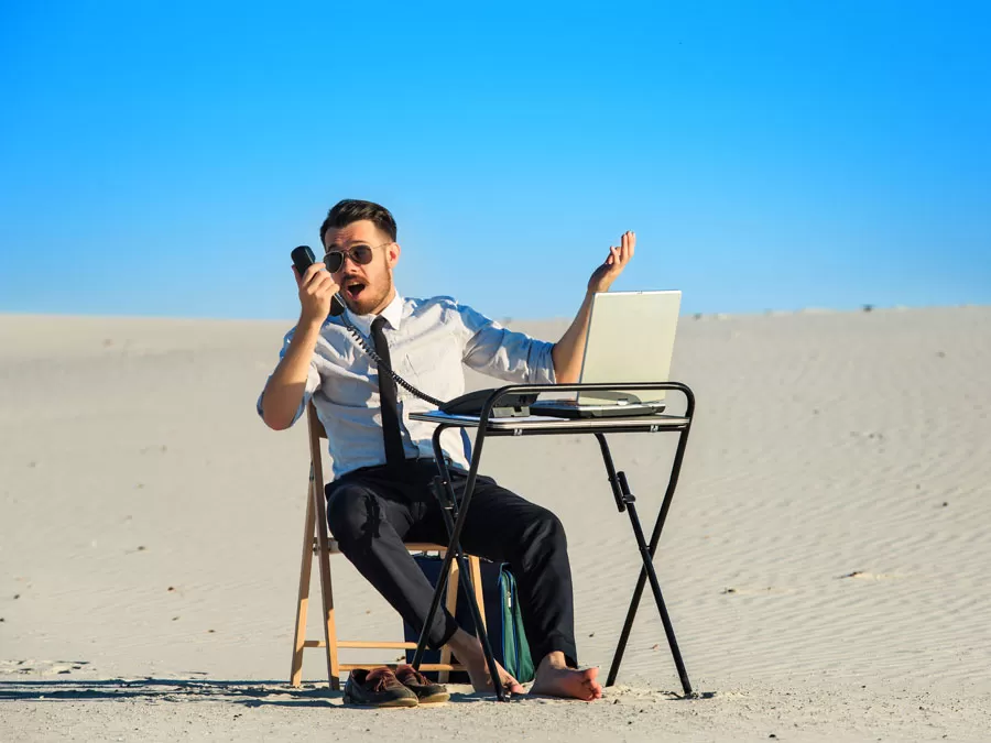 customer service agent lost in middle of desert